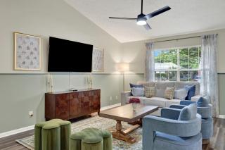 Mossy Tides Retreat | Hot Tub+Mini Golf+Game Room - Savannah - 9