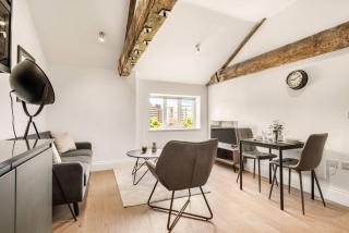 Modern & Bright 1 Bedroom Apartment in Sheffield - 4