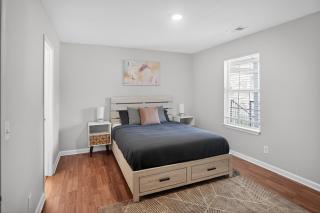 Cozy 2 Bedroom Apartment Stay - 0