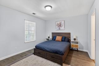 Modern 2BR2BA Spacious Retreat - 0