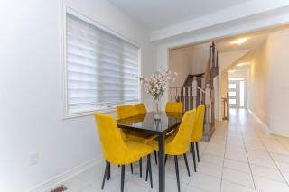 Home in Waterdown - 5