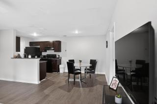 Comfortable 2BR Home Away Stay - 7