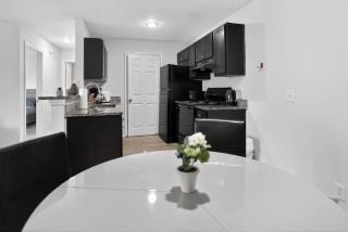 Comfortable 2BR Home Away Stay - 8