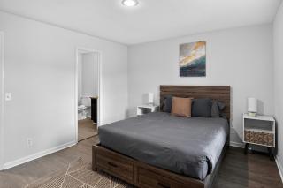 Comfortable 2BR Home Away Stay - 9