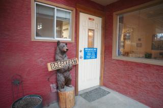 EasyStay Inn & Suites Fernie - 8