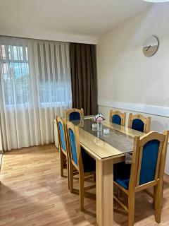 Lakeside apartment - 1