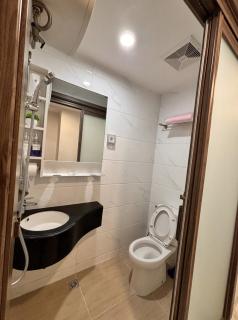 Calm & Comfy at Sky House BSD - 6