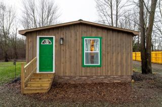 The Little Cabin on Old Main Rd - 0