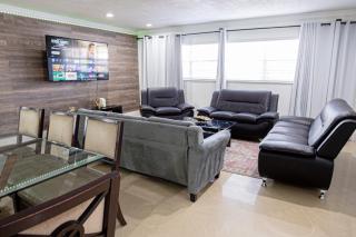 Spacious 5-Bedroom House with Pool in North Miami - 5