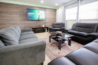 Spacious 5-Bedroom House with Pool in North Miami - 6