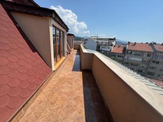 Apartment Sleeps 6 with Parking - 7