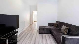 4 Bedroom house, 6 beds in East Ham - London - 0
