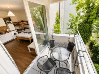 Quiet Courtyard and Parking - 8