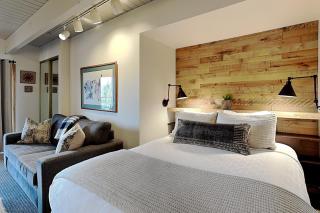 Timberline Condominiums Studio Deluxe Unit 214 - 8