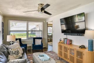Angler's Paradise: Lake Wawasee Waterfront Home - 1