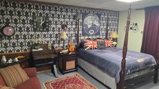 Medley Manor - 4