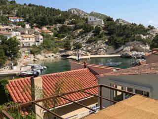 Calanque de Niolon, emplacement exceptionnel 1 minute de la mer - 0