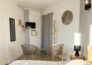 Le Minimaliste Chic - 1