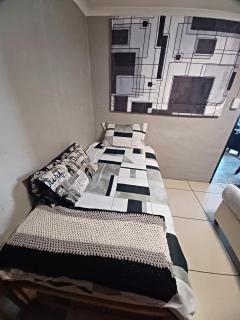 Duncan Garden Cottage - 2