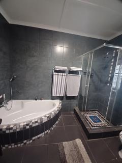 Duncan Garden Cottage - 2