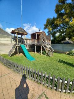 Duncan Garden Cottage - 9