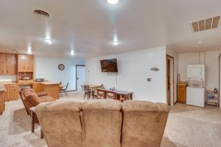 7 Mi to Lake Cochrane: Quaint Gary Getaway! - 7