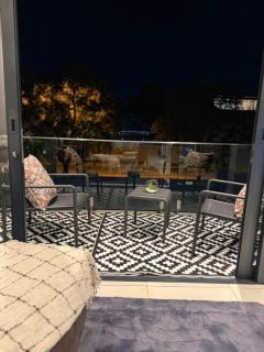Modern Luxury Apartment- The Paramount Houghton Estate near Rosebank & Sandton - 3