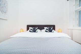 Bright and designed Apartment in the Center - 4