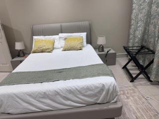 Urban Escape Guesthouse - 6
