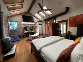 Luxury FIFA World Cup Stay, Central Houston Retreat - 9
