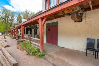 Lakeside Loft! Town Center Gem Near Gazebo Lake - 3