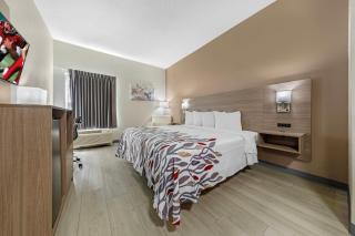 Red Roof Inn & Suites Philadelphia - Bellmawr - 4