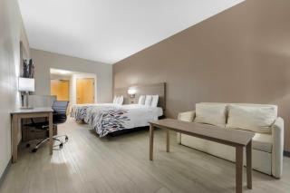 Red Roof Inn & Suites Philadelphia - Bellmawr - 2