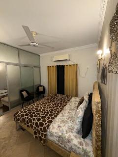 Furnished studio apartment in f-10 - 2