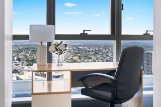 Ryeva Stays with free Parking, Pool, Sauna, Gym & River Views - 8