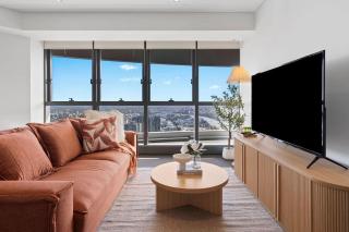 Ryeva Stays with free Parking, Pool, Sauna, Gym & River Views - 5
