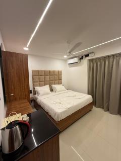 Sportsman beach hotel - 2