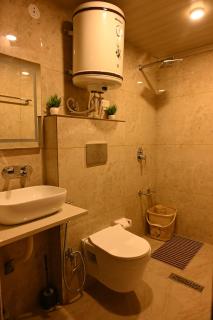 Blume House - 4 BHK Holiday Home with Kitchen & Garden - Srinagar - 8