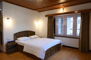 Blume House - 4 BHK Holiday Home with Kitchen & Garden - Srinagar - 3