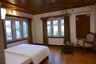 Blume House - 4 BHK Holiday Home with Kitchen & Garden - Srinagar - 2