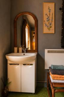 Lake Deer Park Retreat with Hot Tub & Sauna - 8