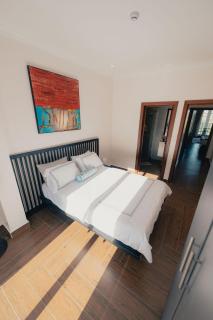 Spacious 3 BR Apartment Near Convention Center & Golf - 4