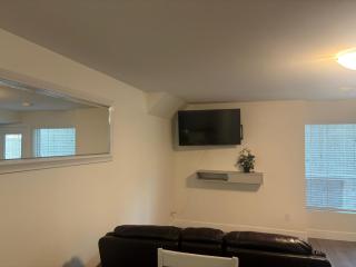 Basement suite - 4