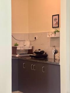 UrbanHive Private Studio Near WTP & Airport - 1