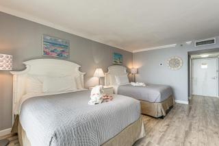 Sunny Isles Beachfront Stay w/ Ocean-View Balcony - 2