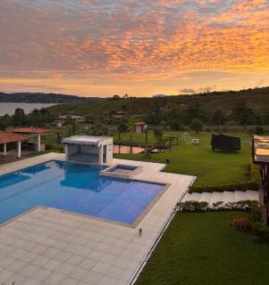 Finca hotel sunrisecalima con piscina - 6