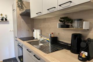 Cozy City Center Designer Apartment for 10 People - 6