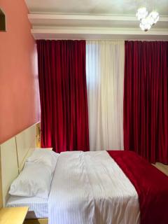 Three Colour Rooms - 4
