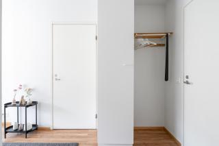 Comfy 1BR Apt with Sauna & Balcony - Best Location - 9