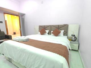 Namaste Banaras Palace - 4